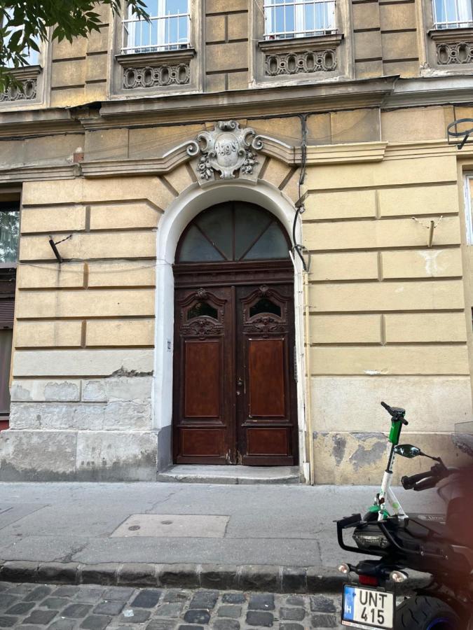 Close To Everything Budapest
